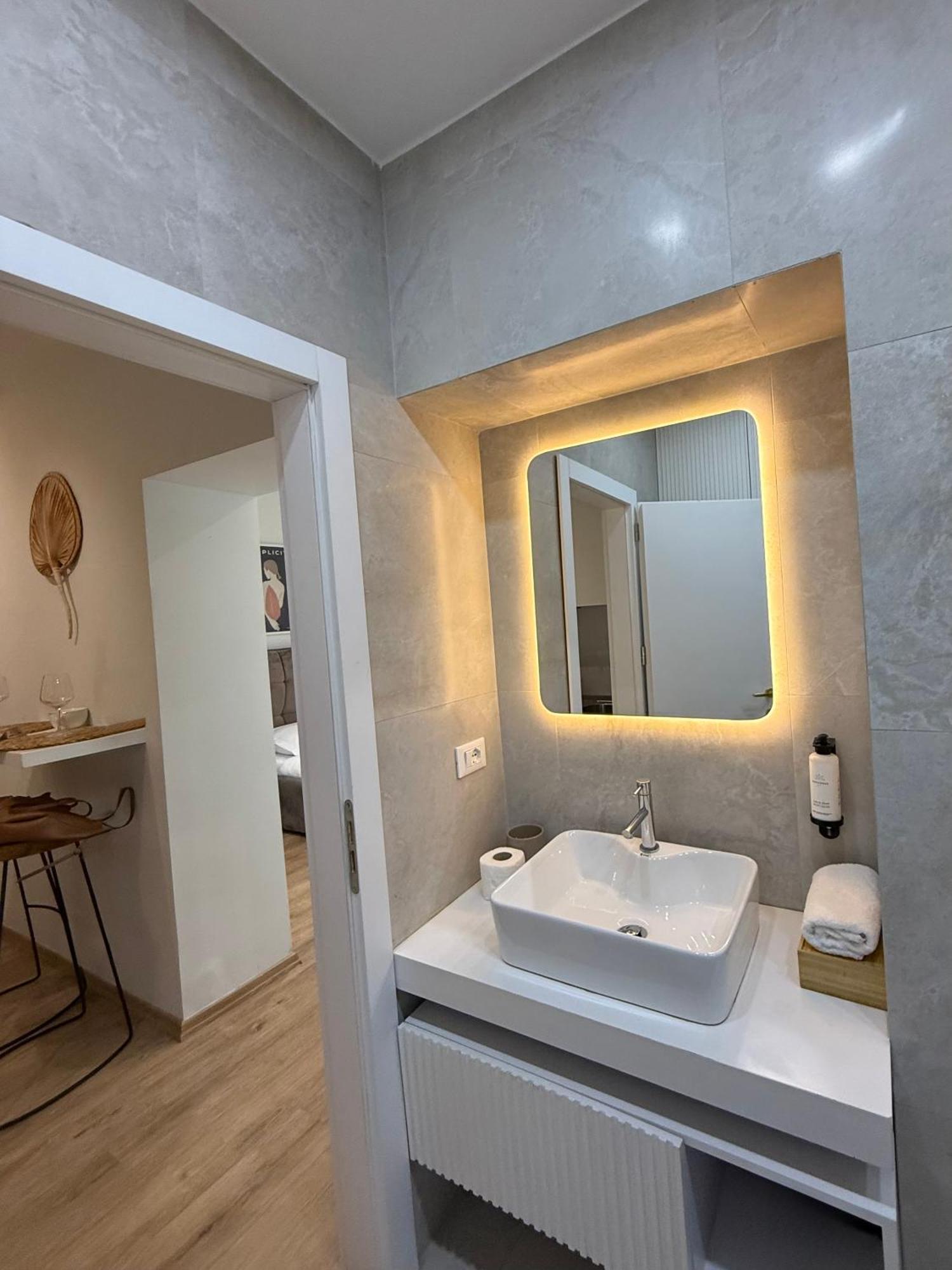 4Seasonsgea , New Modern Apartment In Tirana Kültér fotó